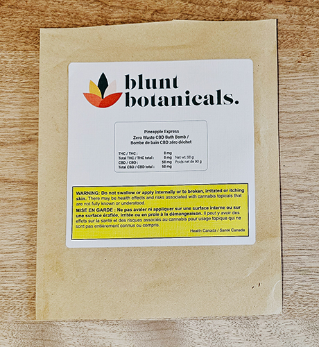 blunt botanicals zero waste bath bomb